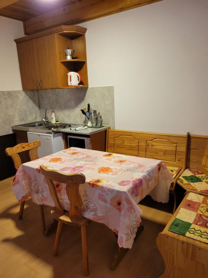 ホテル Mohas Vendeghaz Koszeg Mohas Ut 107 エクステリア 写真