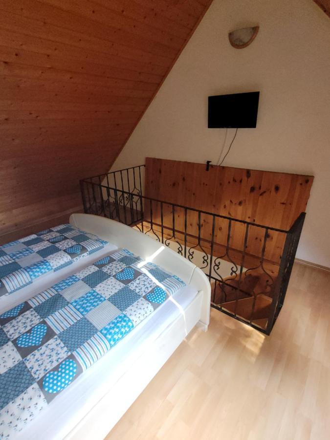 ホテル Mohas Vendeghaz Koszeg Mohas Ut 107 エクステリア 写真